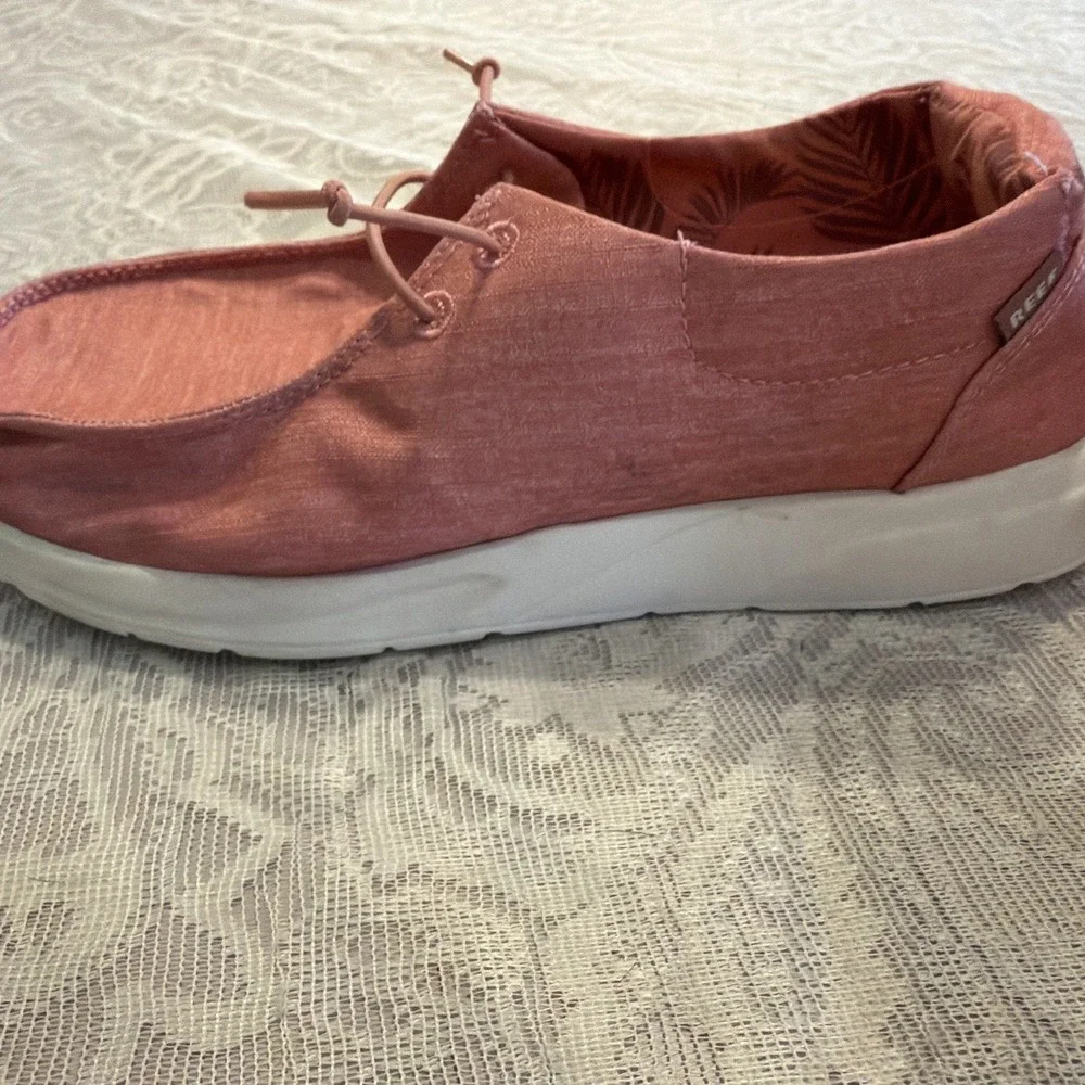 Reef Womens Cushion Coast slip on shoe in Rose 8.5 Arch Support Beach Surf Boho